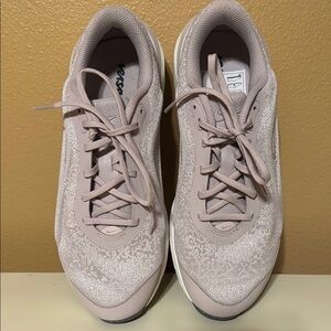 Nike Versair Women's Sneakers (NWOT)